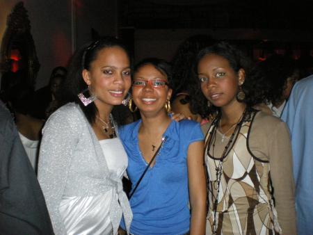 NATHALIE ,PRICSILLIA ET SAMANTHA 